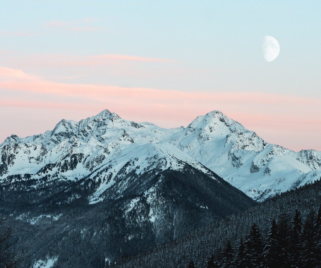 snowy mountain 1287145.jpg